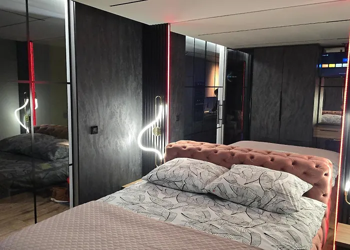 Apartament Dark Prestige New ! - Dostep 24H, Projektor , Garaz Podziemny , Klimatyzacja , Duzy Taras
