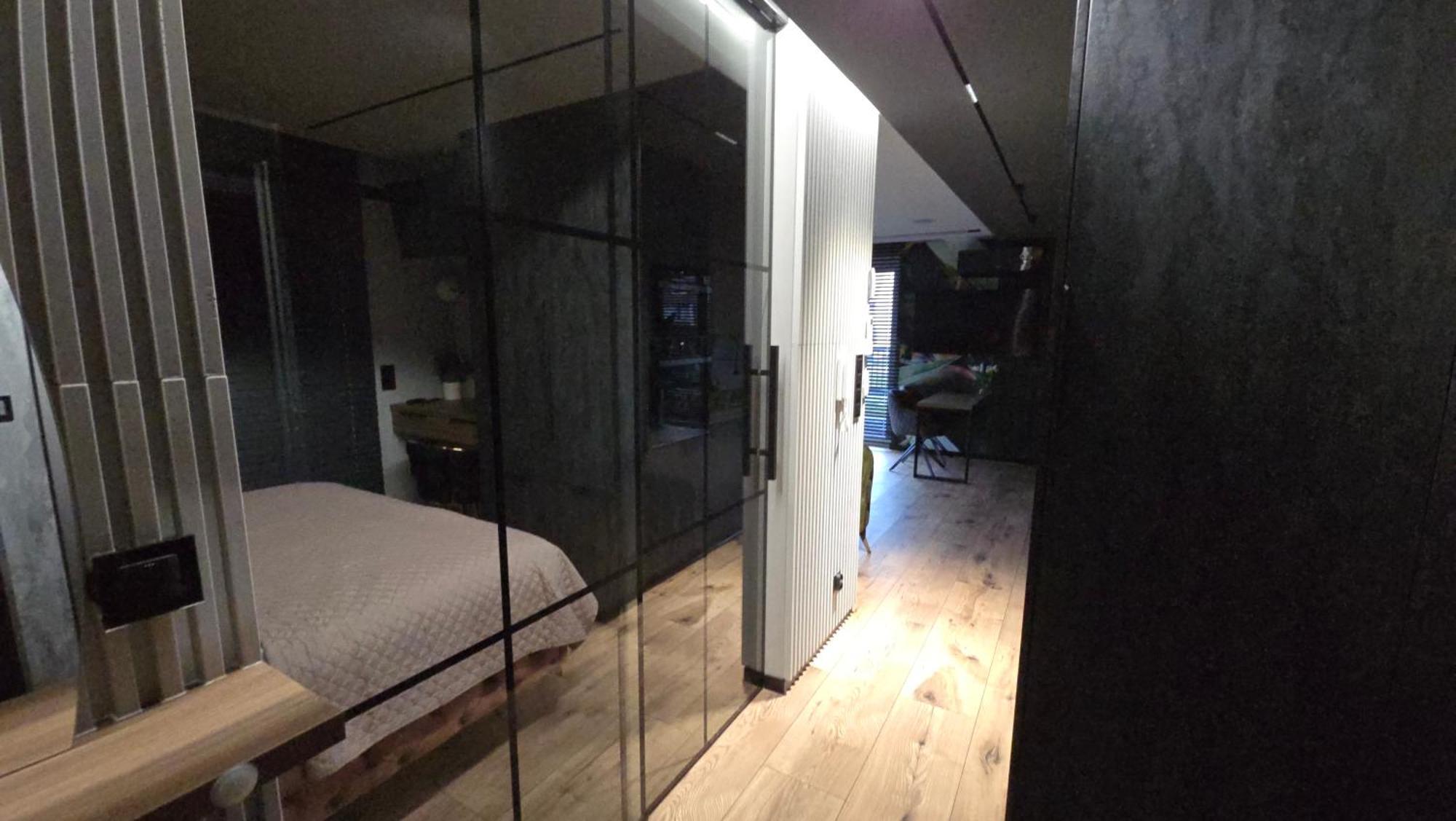 Dark Prestige New ! - Dostep 24h, Projektor , Garaz Podziemny , Klimatyzacja , Duzy Taras Apartament Kielce