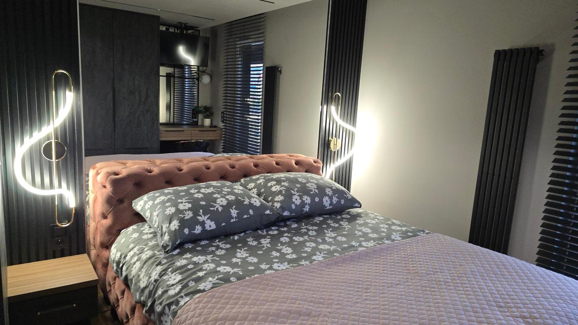 Apartament Dark Prestige New ! - Dostep 24h, Projektor , Garaz Podziemny , Klimatyzacja , Duzy Taras